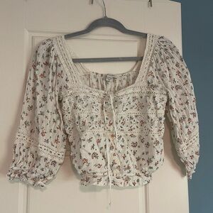 American Eagle Outfitters Cream Floral Lace Blouse